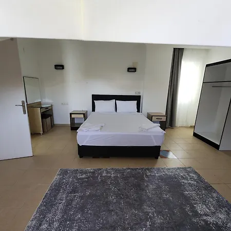 Circle Apartment Side