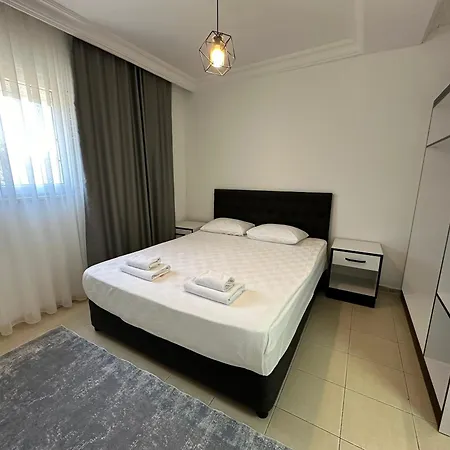 Apartment Circle Side