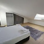 Circle Apartament Side