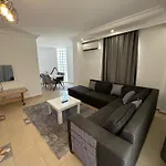Apartament Circle Side